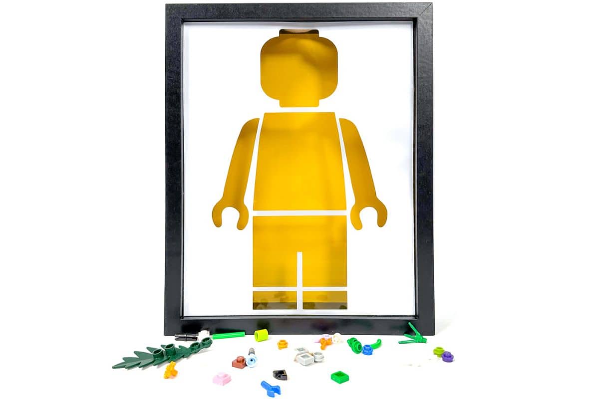 Make a Display Frame for Extra Lego Pieces