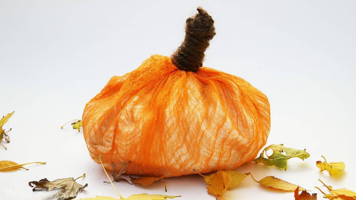 DIY Pumpin Decor with Dyed Cheesecloth