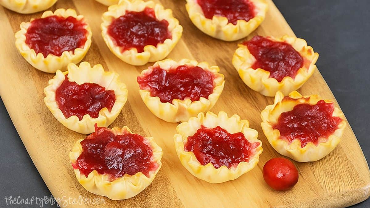 Cranberry Brie Puff Pastry Bites Recipe