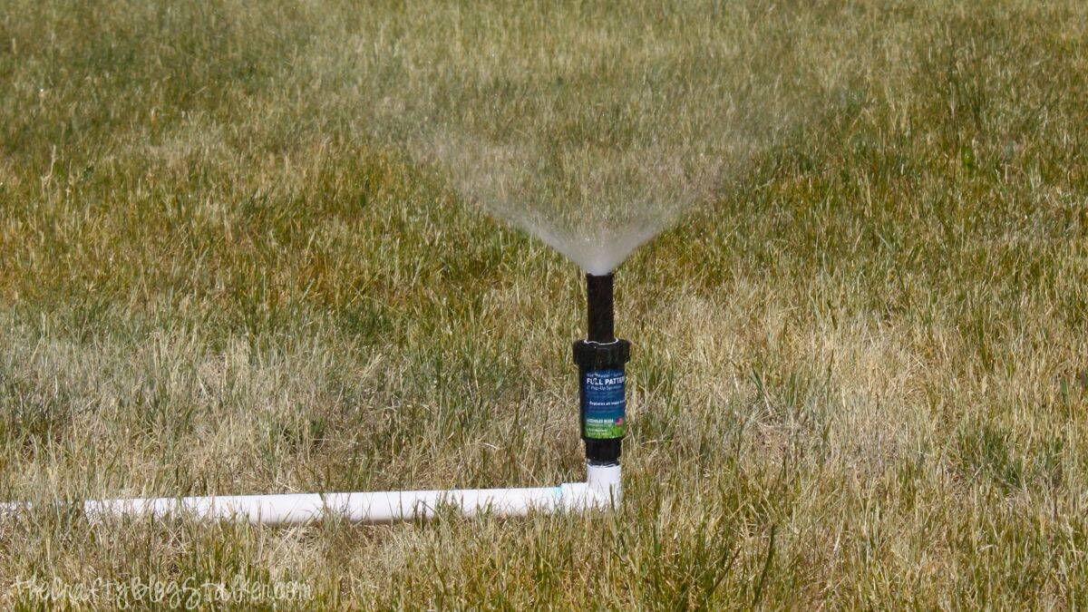 How to Make a Homemade Sprinkler with PVC Pipe